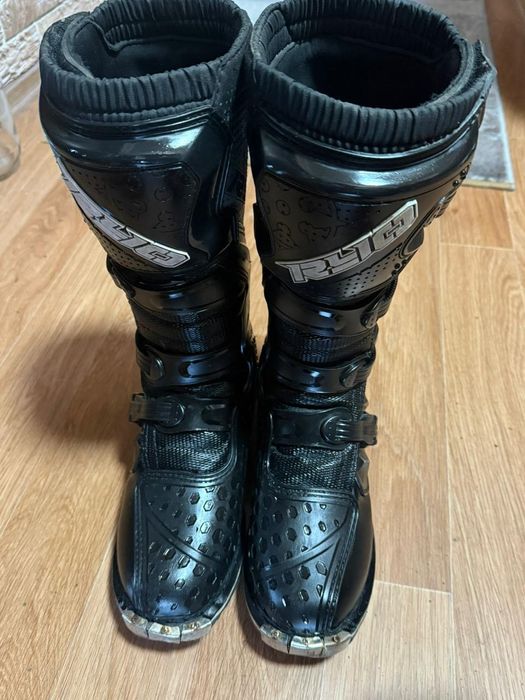 Продам мотоботы размер42