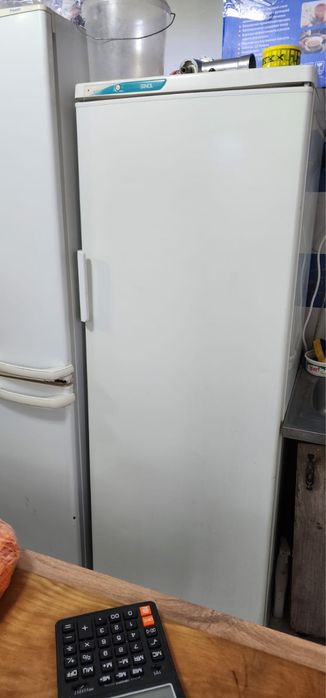 Морозильник в хорошем рабочем состоянием