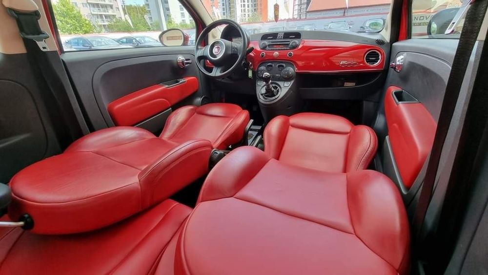 FIAT 500 rosu ,piele rosie,doar pentru doamne și domnișoare răsfățate