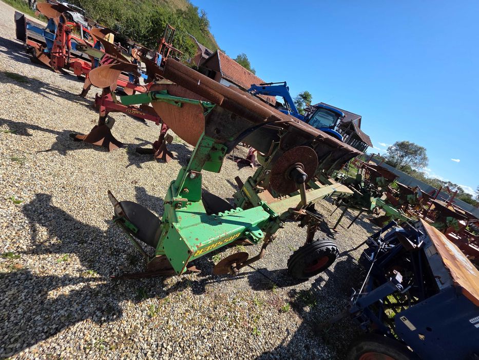 Plug 5 brazde reversibil hidraulic Gassner 5 trupițe plug 5 cormane