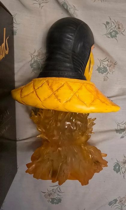 Figurina Diamond Select Mortal Kombat 11:Scorpion Legends Bust 25cm