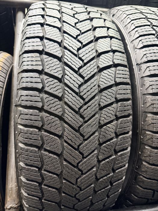 MICHELIN orginal 235/65/17 made in CANADA