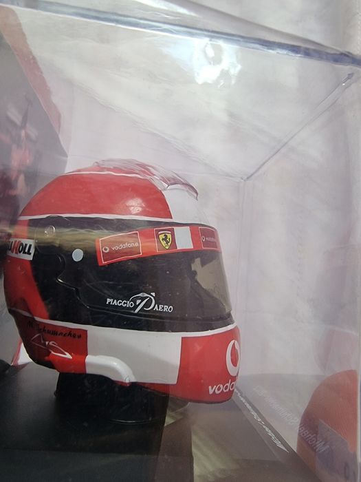 Michael Schumacher F1 ferrari f2002 Helmet 1:5 World champion