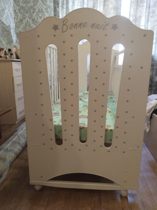 Продам детскую кроватку