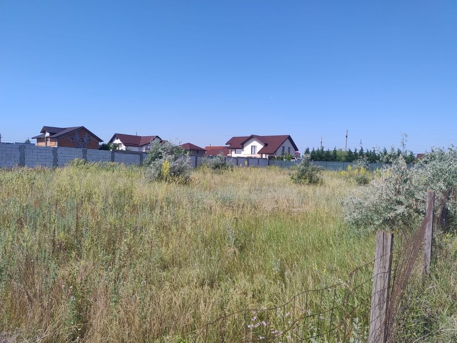 Vand lot de casa de 500 m2 satu costi in spate folicultura