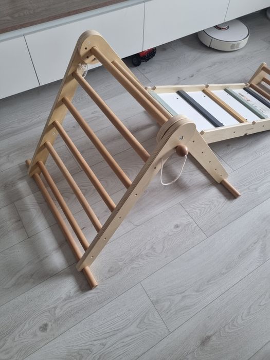 Loc de joaca pentru copii, din lemn