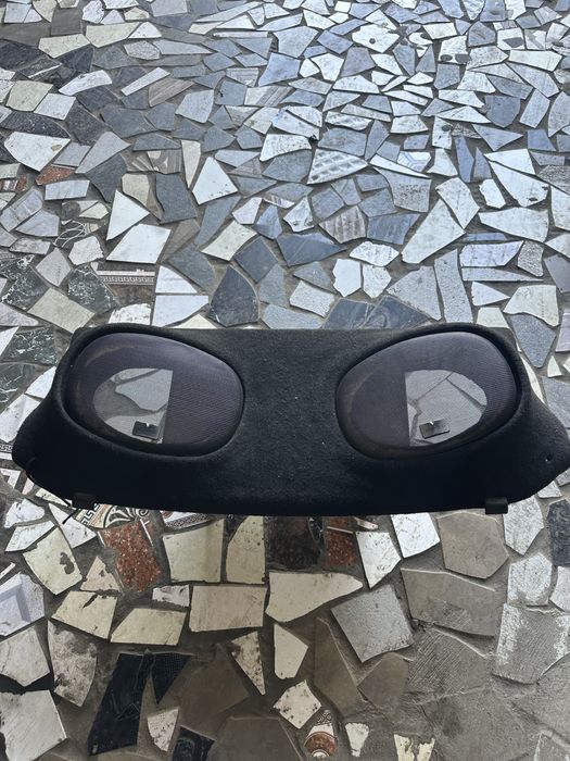 Spark podium kolonka uchun rodnoy polkaga yasalgan