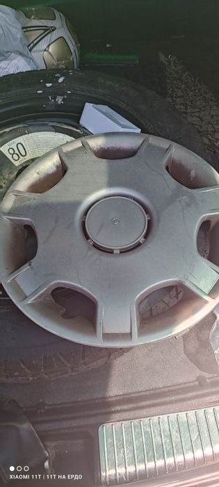 Зимни гуми със джанти и тасове