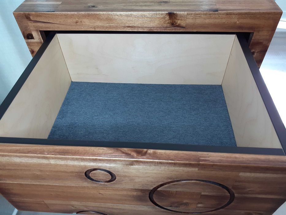 Авторски шкаф с две чекмеджета