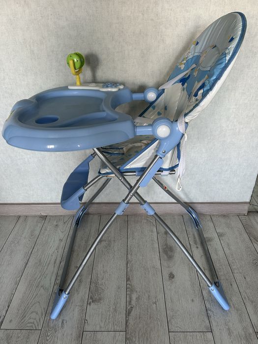 Продам столик для кормления