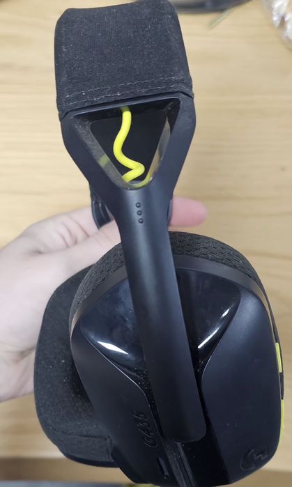 Vand casti logitech g435