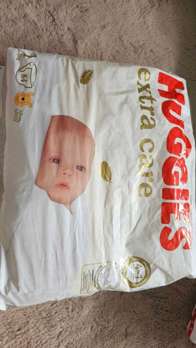Pampers Huggies