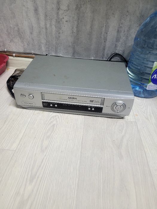 Продам видеомагнитофон рабочий