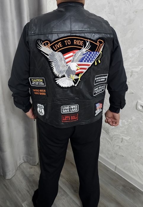 Байкерская жилетка, натуральная кожа, 56-58 размер.