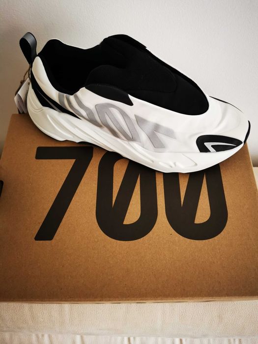 Adidasi ADIDAS YZY 700 MNVN 38 2/3