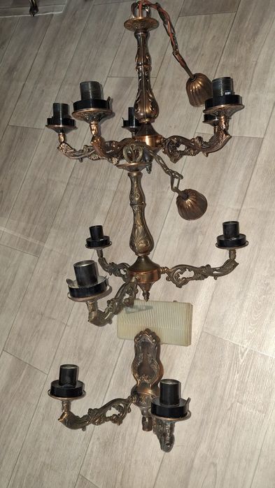 Продам люстры и настольные лампы