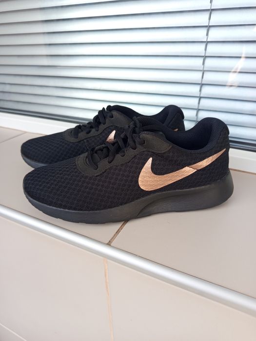 Дамски маратонки Nike