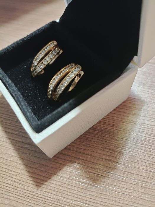 Продам золотые серьги 585пр, 3,4гр. Новое изделие.