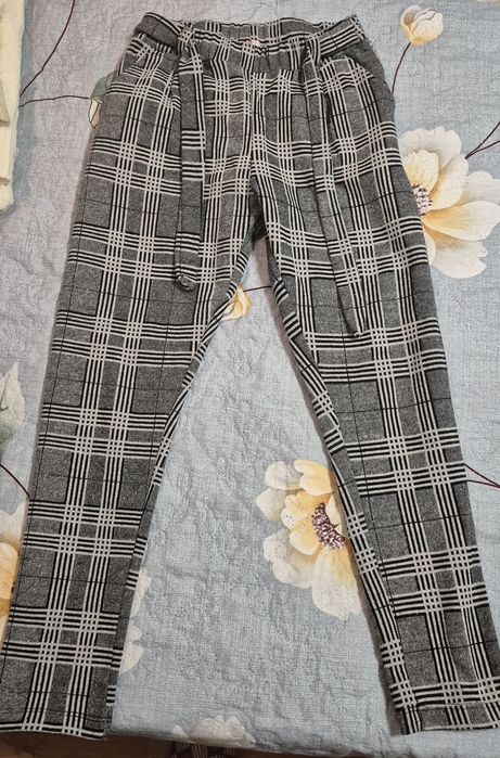Pantaloni lungi in carouri