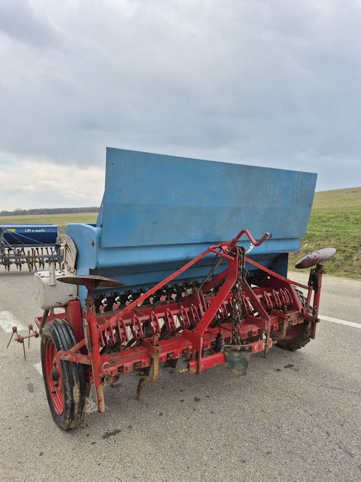 Freză de pământ tractor cultivator semănătoarea