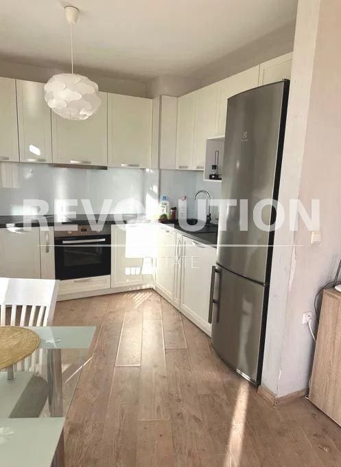 Тристаен апартамент в района на Бриз!