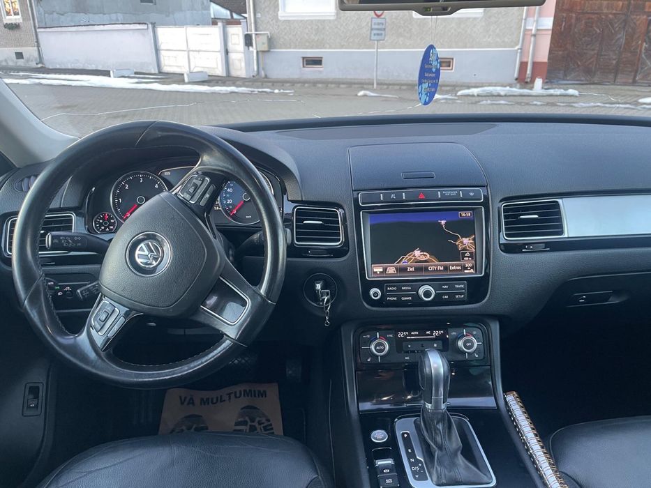 VW Touareg 262 cp