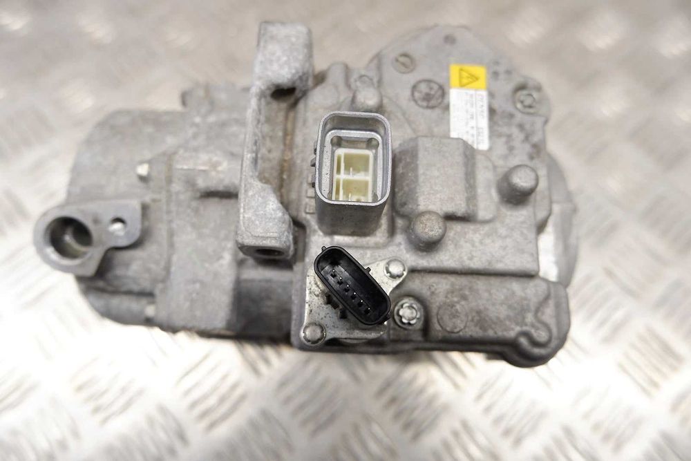 Compresor AC Lexus NX300h, RC300h, Toyota RAV4 Hybrid 042200-1690