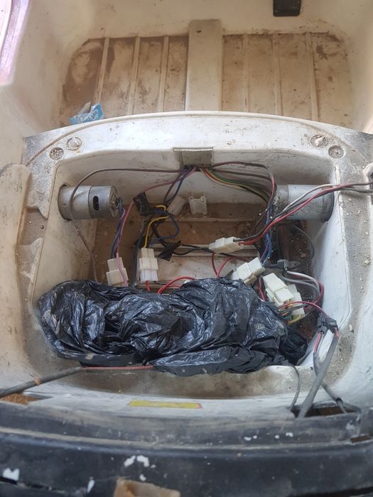 Detskiy elktro mashinka