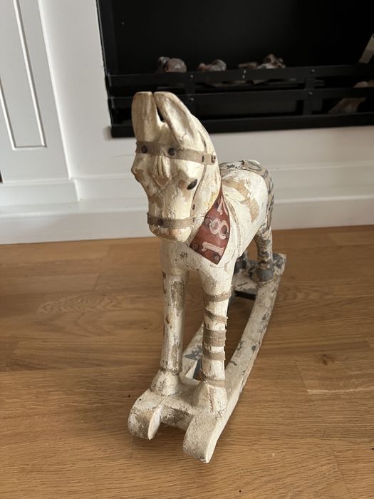 Calut lemn sculptat decorativ