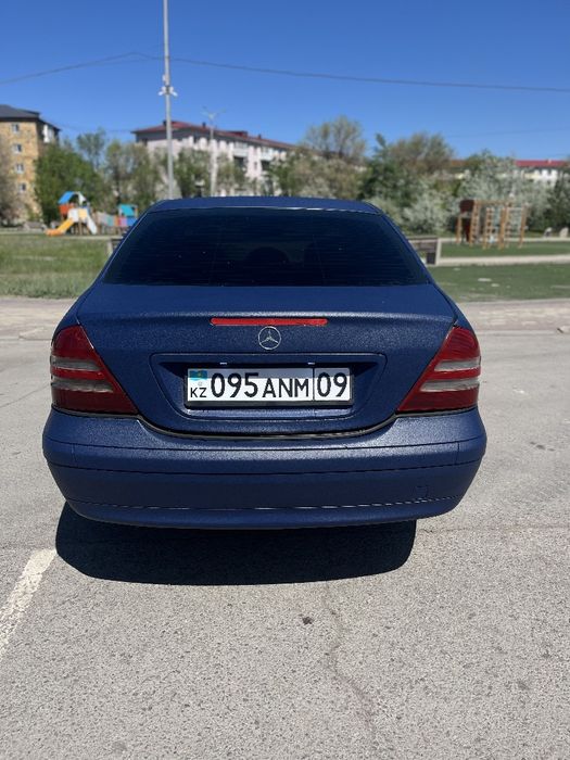 Продам Мерседес С180, объем 2 литра