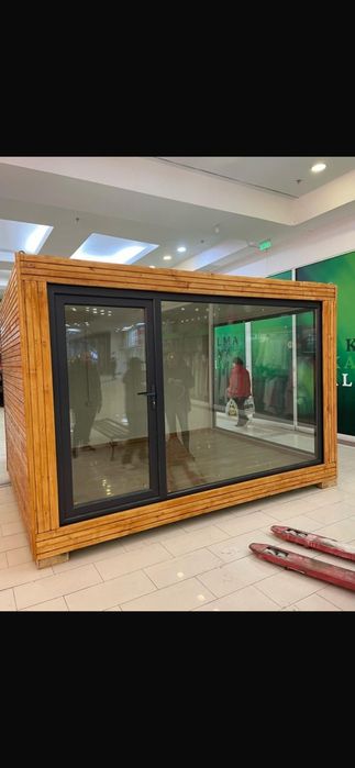 Vand container tip vitrina