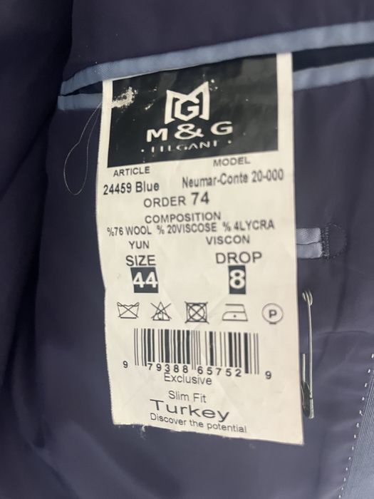 Продам костюм тройку