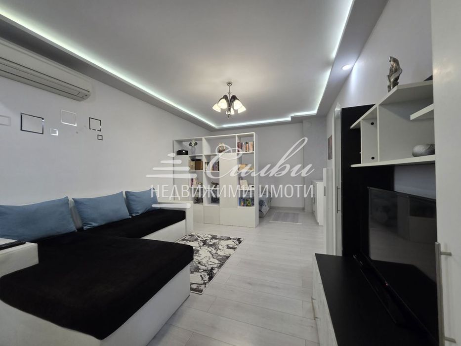 Двустаен апартамент - кв.Добружански