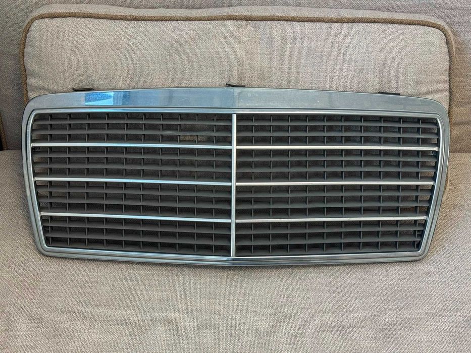 Grila radiator Mercedes-Benz CE W124 Sedan A124 Cabrio S124 Break C124 Coupe 1993-1995