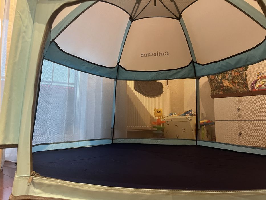 Țarc pliabil cu saltea și protecție UV