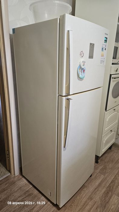 Холодильник Samsung
