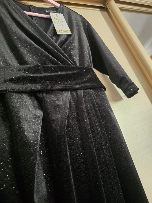 Rochie catifea neagra cu sclipici