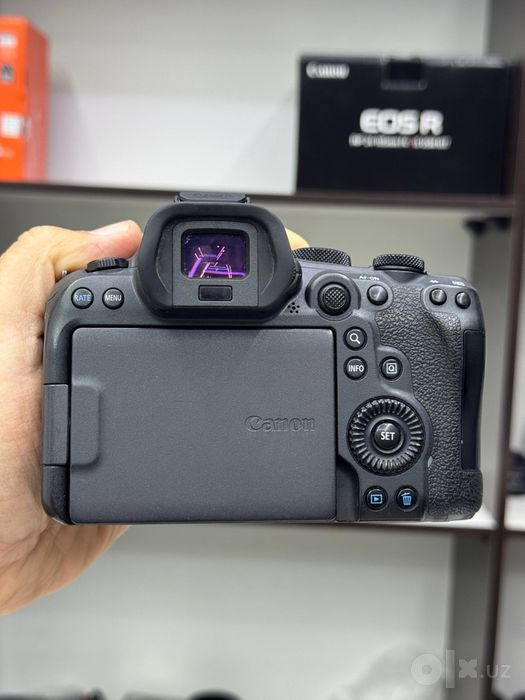 Canon R6 mark 2 +RF 85mm f2 macro is stm