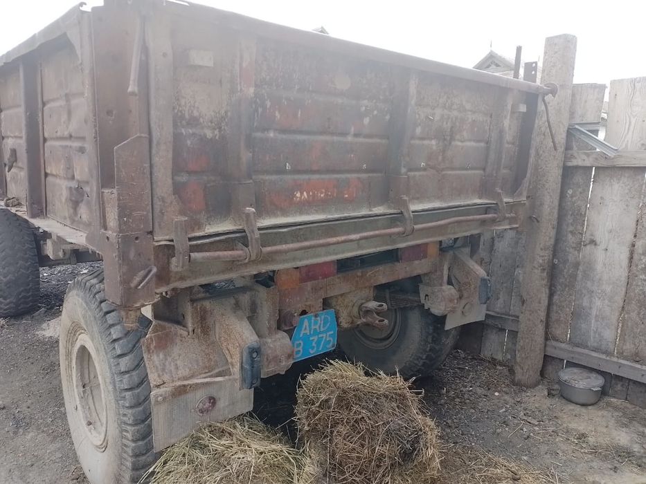 Продам Тракторный прицеп 2 ПТС 6