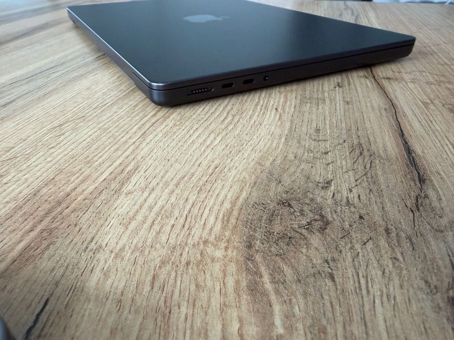 НОВ MacBook Pro 14" M4 PRO Chip 12CPU/16GPU/48RAM/512 SSD/