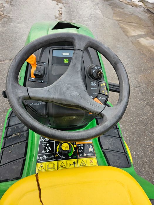 Тракторна Косачка JOHN DEERE X300R/KAWASAKI.18.К.С. Перфектна