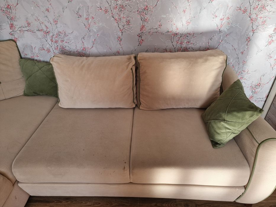 Продам диван угловой, б/у