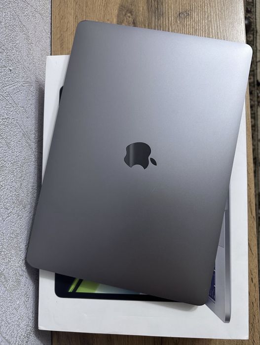 Apple Macbook Air M1 8/256