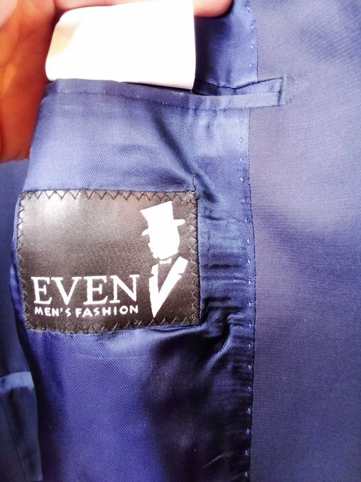 Costum potrivit pentru evenimente