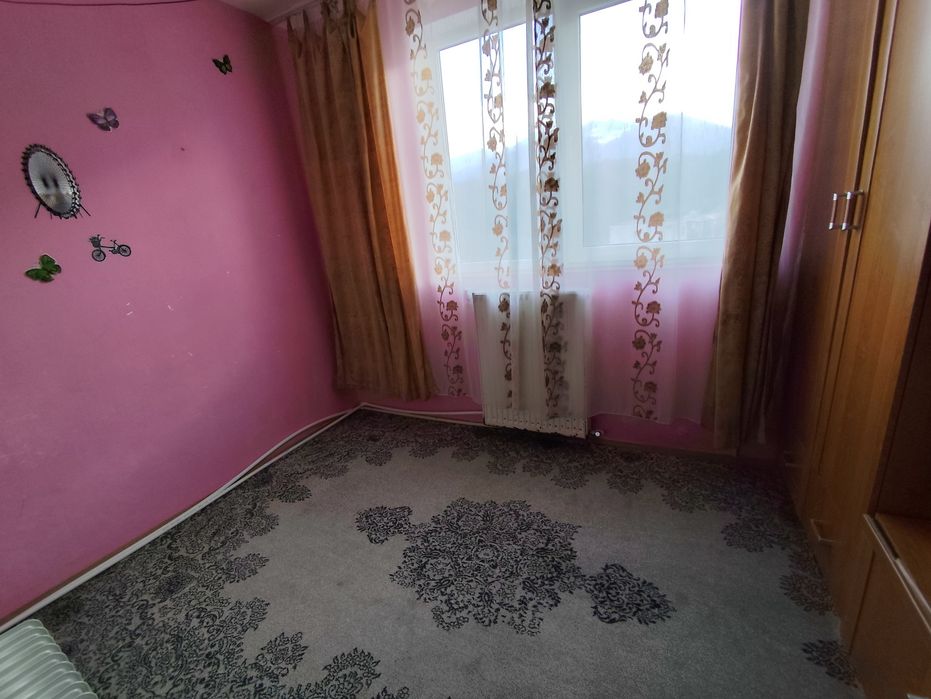 Vând apartament cu două camere