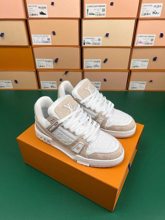 Adidasi Louis Vuitton Trainer Premium