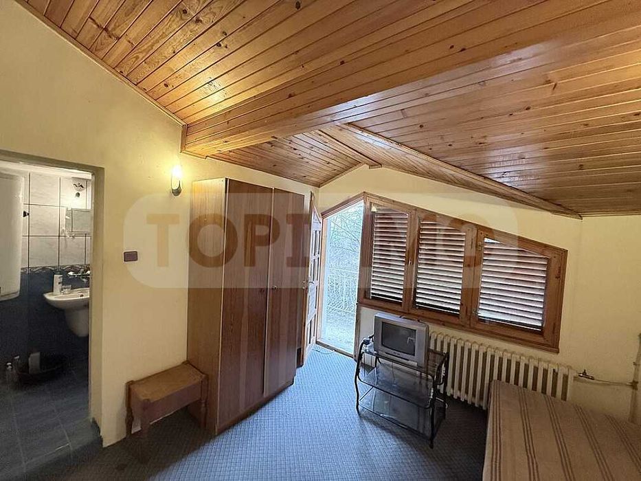 Триетажна вила във вилна зона до Балчик и курорт Албена