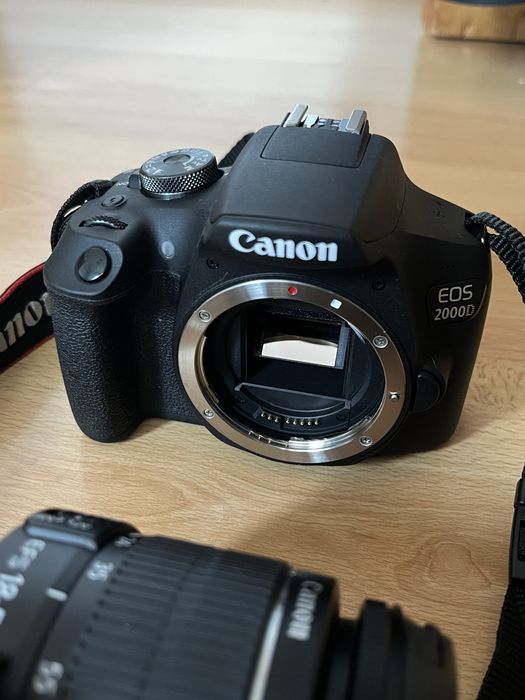 Фотоапарат eos Canon 2000d + обектив 18-55mm