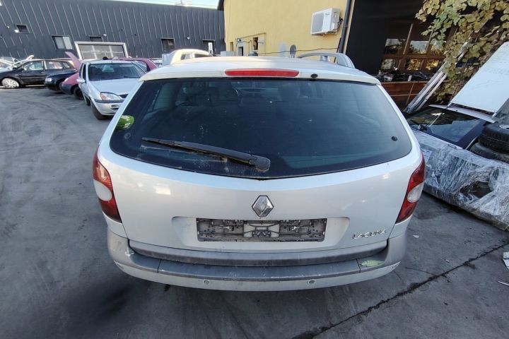 Bara fata Renault Laguna 2002 1.9 DCi MT (120 hp)