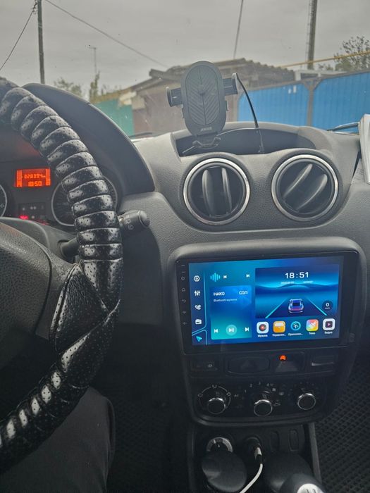 Легковая машина Рено Дастер